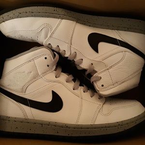 Air Jordan 1 Mid 'White Cement'